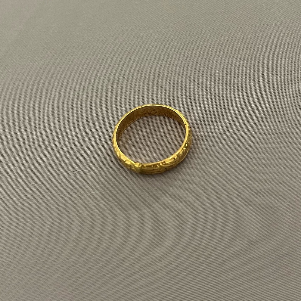 Elegant Gold Women's Ring